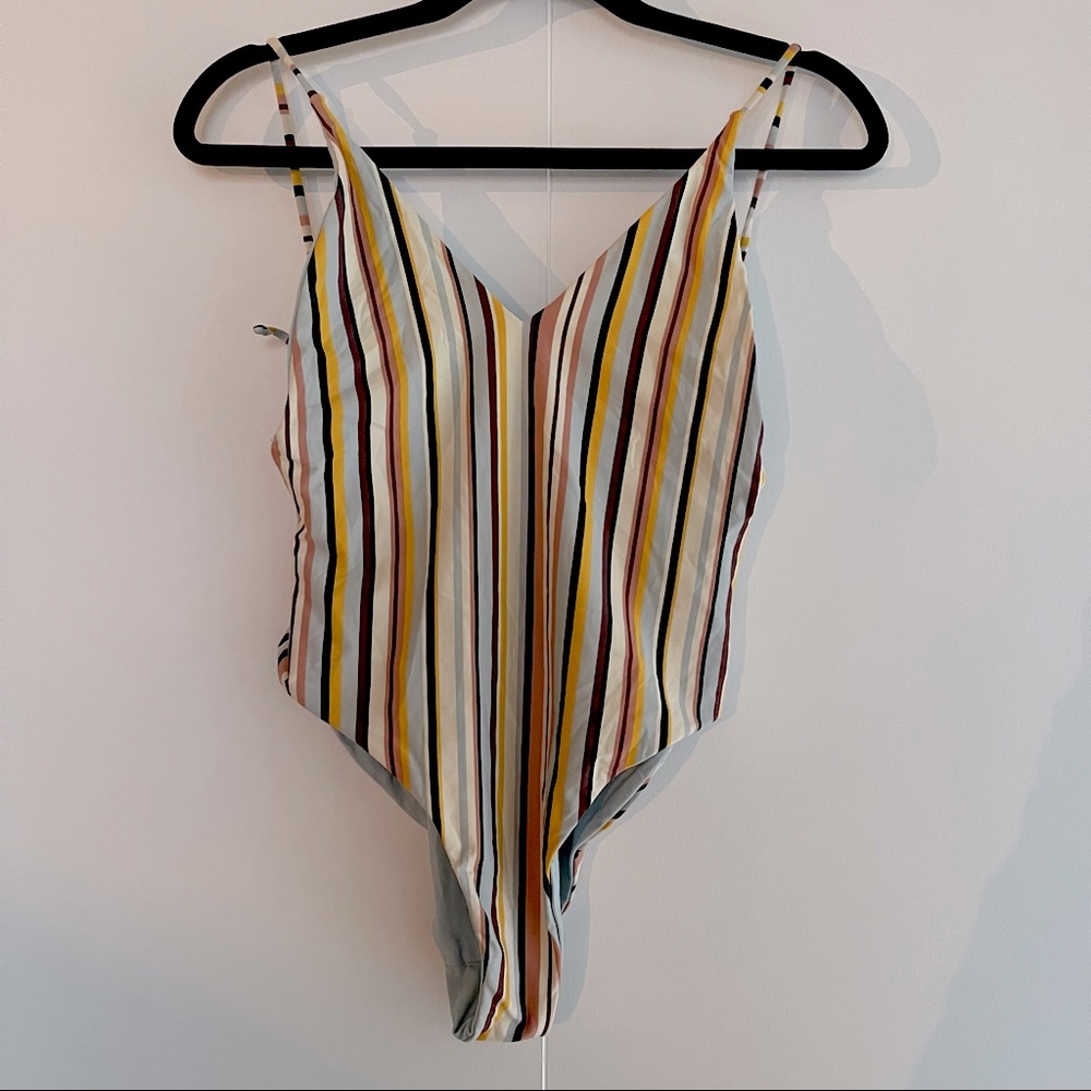 PULL&BEAR | ONE PIECE SWIM SUIT WITH OPEN BACK AND HIGH LEG CUT